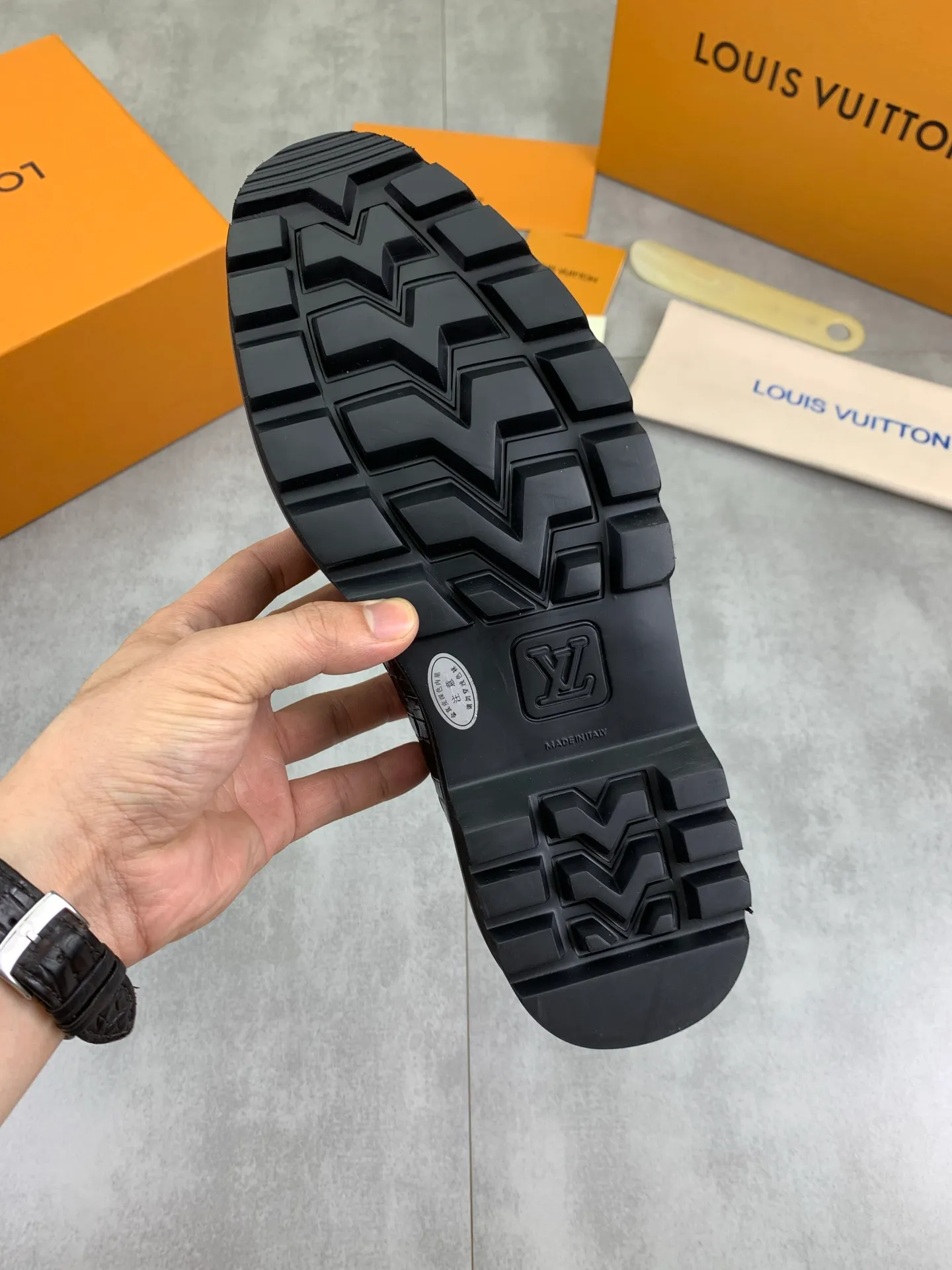 Factory price P820 💎💎💎LOUIS VUITTON [Louis Vuitton] - LV men's business casual leather shoes, luxurious and noble 👞All imported original cowhide, just to create a more comfortable wearing experience, upper: original high-end calfskin ➕Imported soft cowhide lining, original lightweight foam outsole ✔️ Color: 6️⃣colors available Size: 39-44 (38.45 46 can be customized (non-returnable)